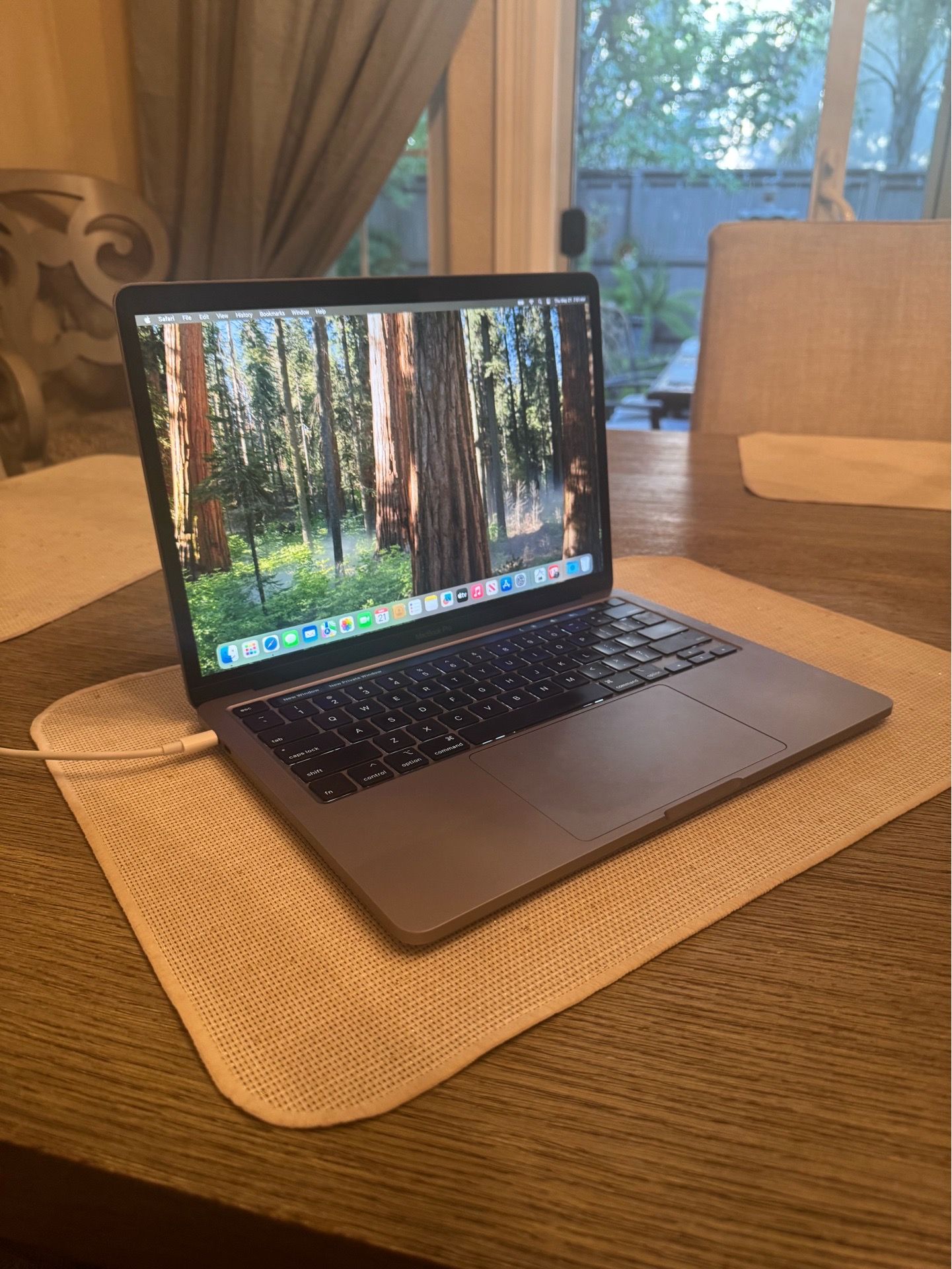 2020 MacBook Pro Retina 13” i5 Quad Core 256GB Storage
