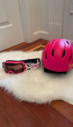 Giro Skii helmet and smith goggles for kids