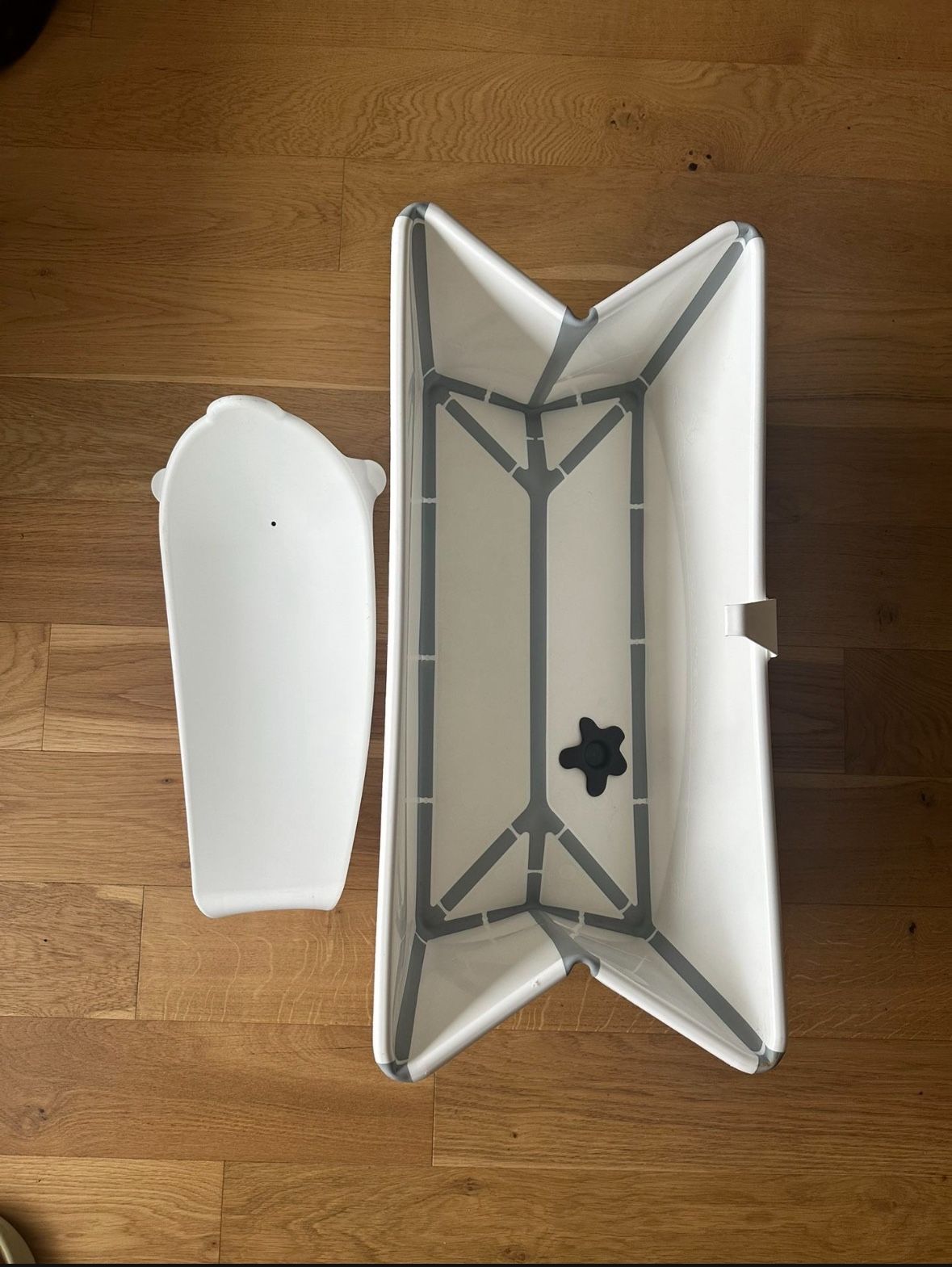 Stokke Baby Bath W Newborn Infant Insert $30