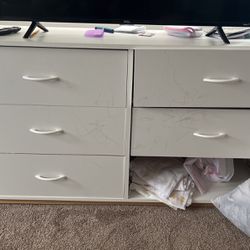 White Dresser With missing Drawer Working Fine 