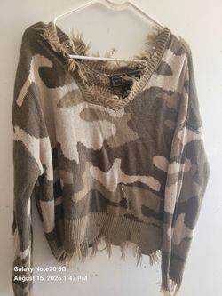 Women's Sweater Size Large