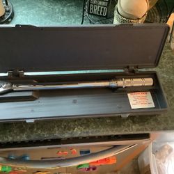 Craftsman Micro-Adjusting Torque Control Wrench 10-150 Ponds, Quick Release Ratchet Drive #44443 In Case Both On Excellent Condition