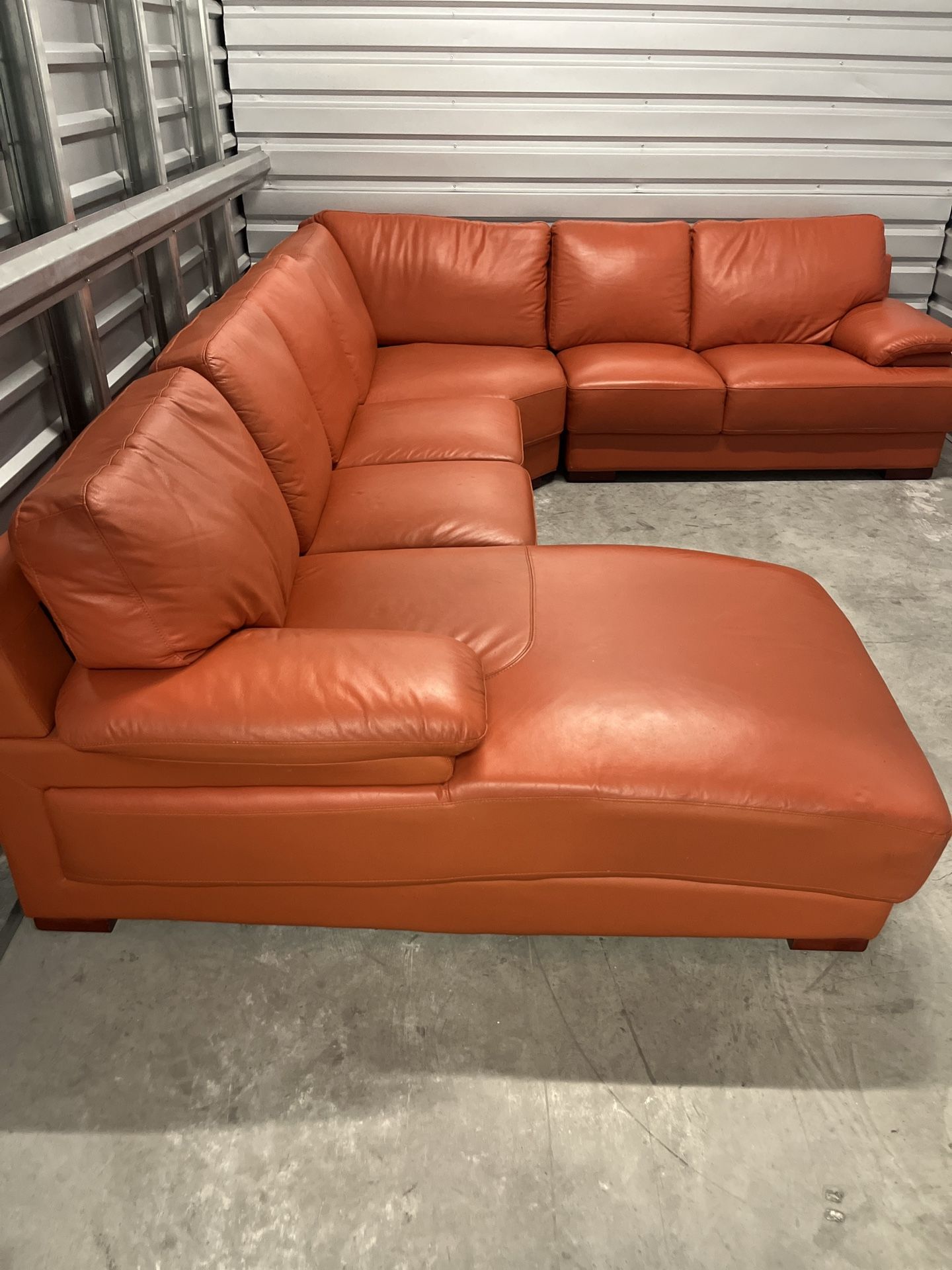 Beautiful Elegant Upscale Luxury Italian Leather Sectional Sofa