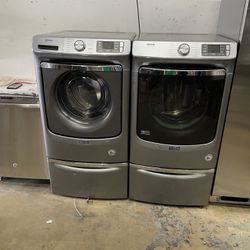 Maytag Washer And Dryer Set With Pedestals