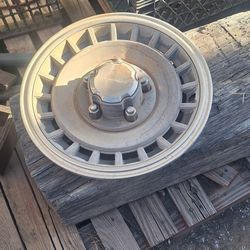 Ford 1980s Pickup 15" Hubcap Have 2 Qty $5 Each. 35th Ave And McDowell Phx 