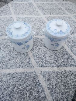 Ceramic Lidded Canisters with Blue Floral Pattern – Set of 2