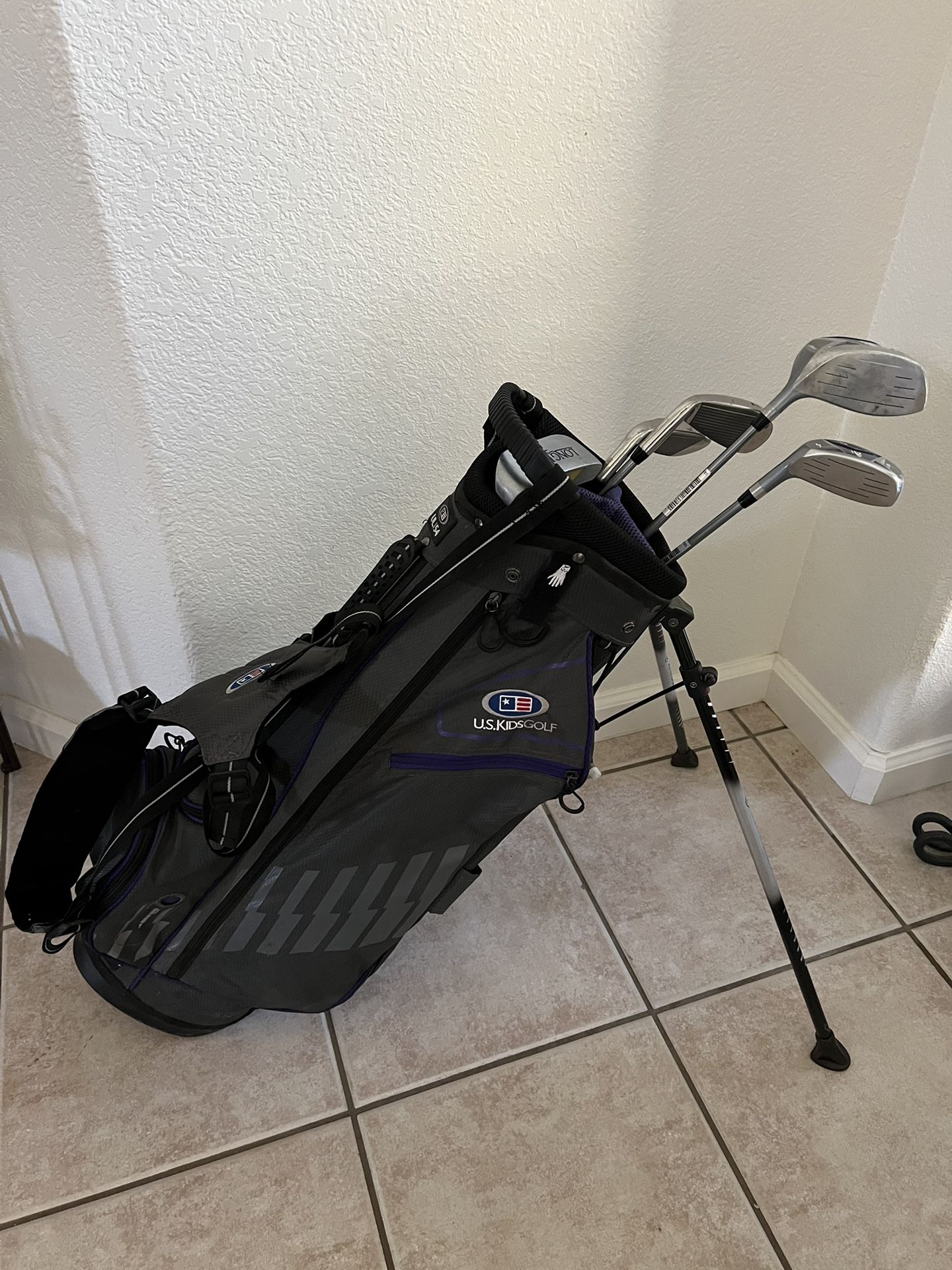 US Kids DV3 Junior Golf Set In Stand Bag Ultra Light WT-15s