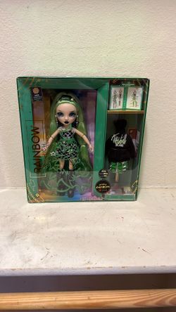 Rainbow High Fantastic Fashion Jade Hunter - Green 11” Doll and Playset with 2 Doll Outfits, and Play Accessories, Kids Gift 4-12  