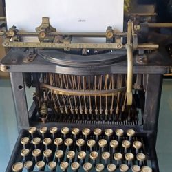 VINTAGE REMINGTON STANDAR TIPEWRITER NO.7...