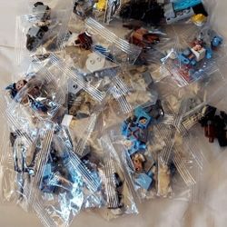 NEW! Random Minecraft Building Blocks Figurines, 12 Assorted individual packs (Skull Arena)