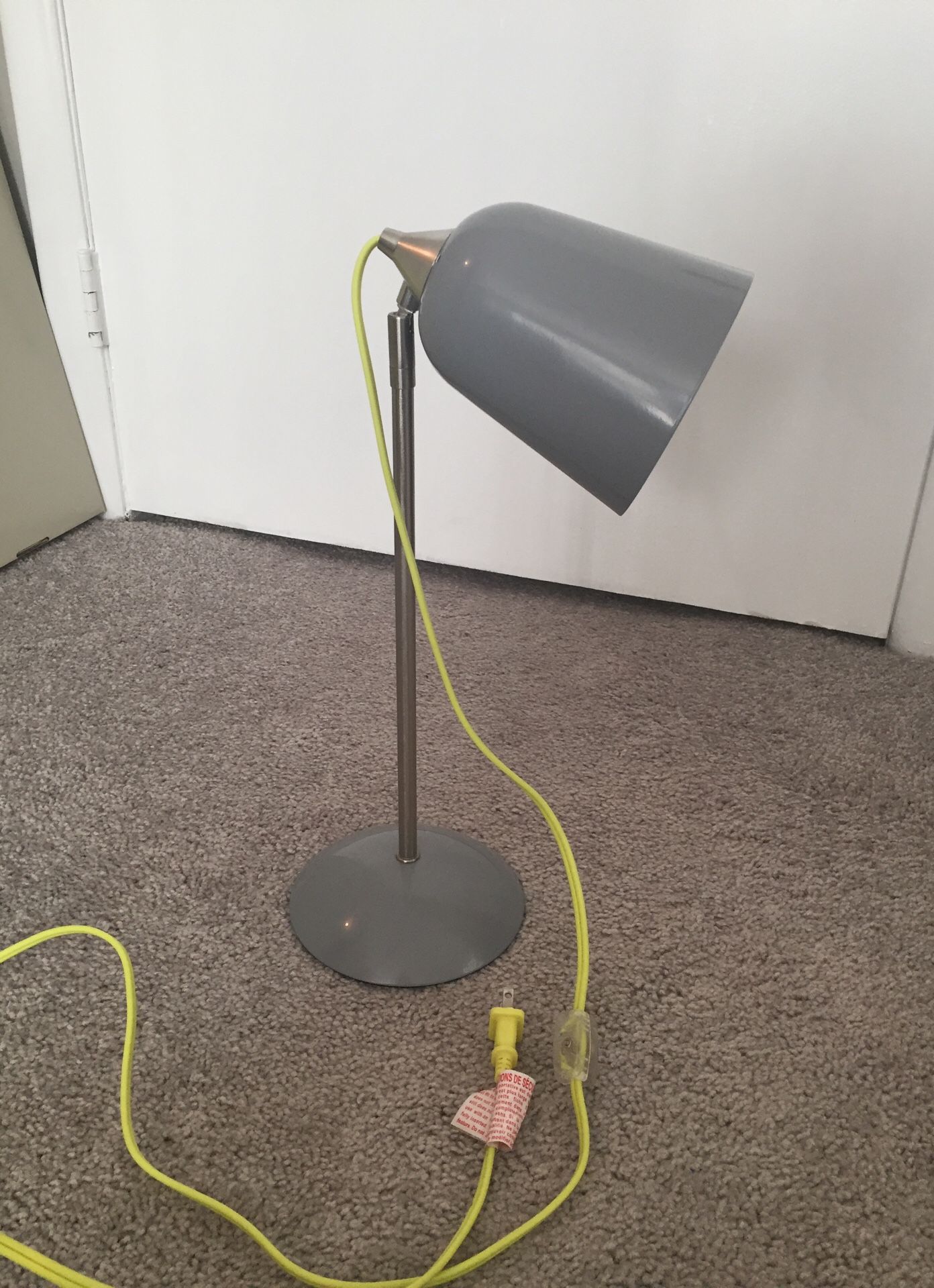 Desk lamp