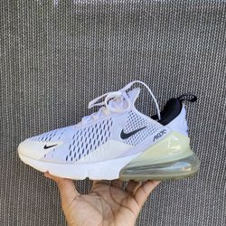 NIKE Air Max 270 Sneaker