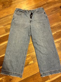 Fashion Nova Wide Leg Cropped Jeans