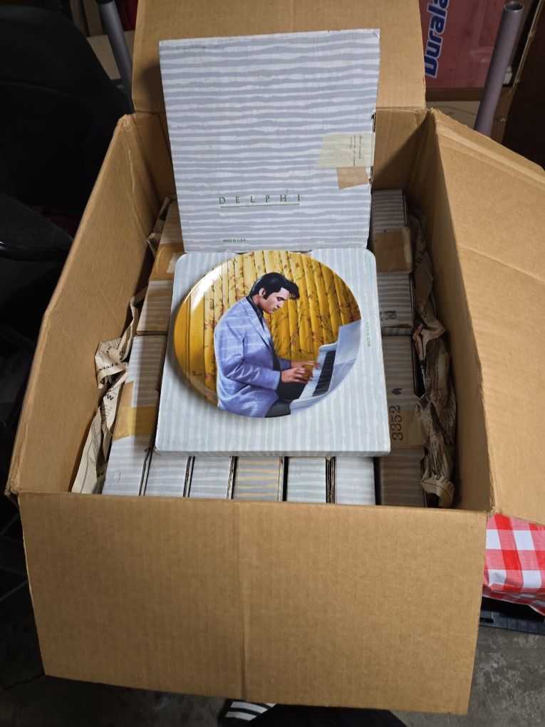 Elvis Plates