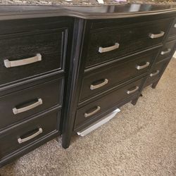 Bedroom Set Without Bed 