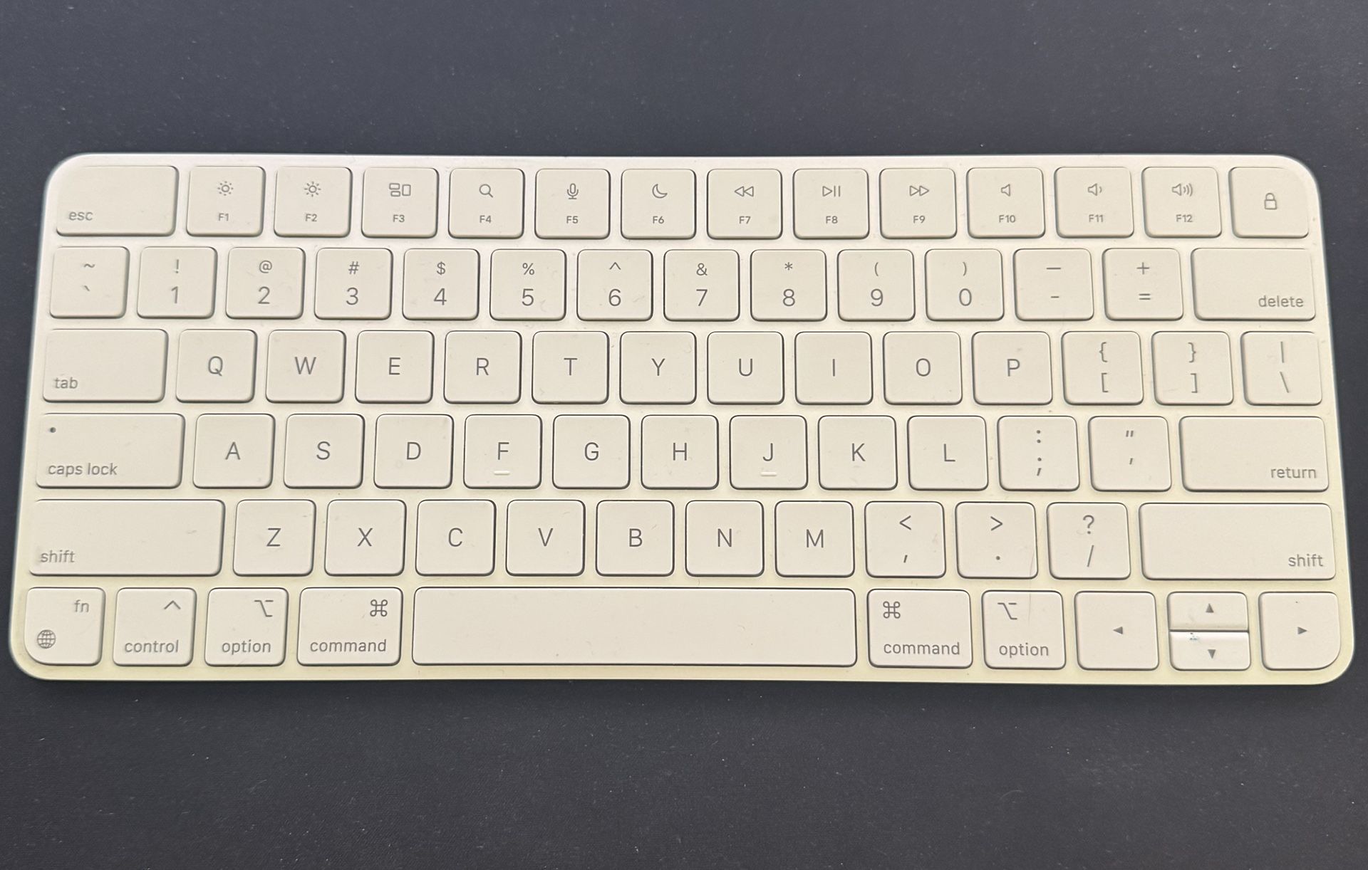 Apple Keyboard A2450