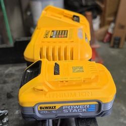 Dewalt 8 Amp Fast charger and 5ah power stack battery