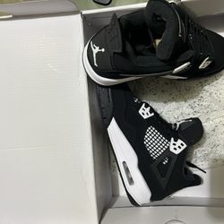 Jordan 4 Size 10 Men And 4.5 Men