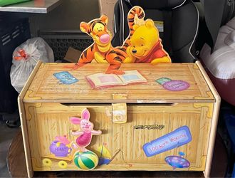 Delta Disney Winnie the Pooh Wooden Toy Box