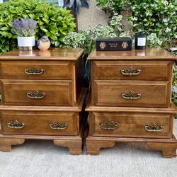 Pair of Vintage Wooden Nightstand/Accent/End Tables