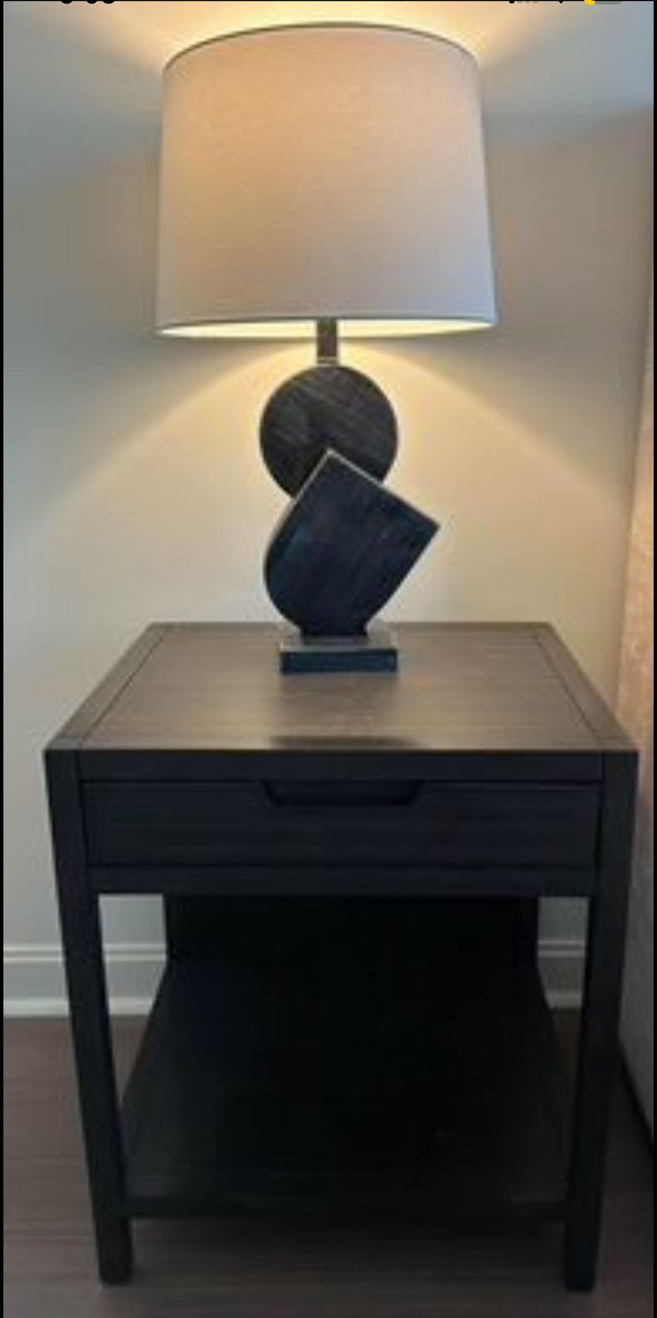 Nightstands in Great Condition – Stylish and Functional for Your Bedroom