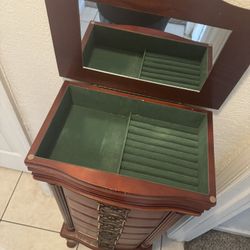 Jewelry Chest Of Drawers With Mirror