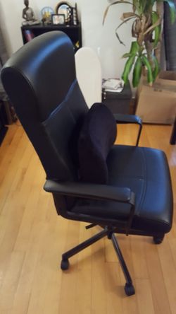 Office chair, excellent condition