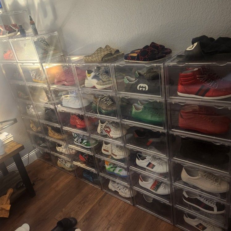 I am selling my collection of Gucci shoes. There are several  display picture 1
