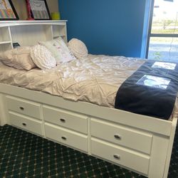 Full Size Bed 
