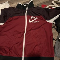 Nike Sports Wear Women’s Windbreaker 