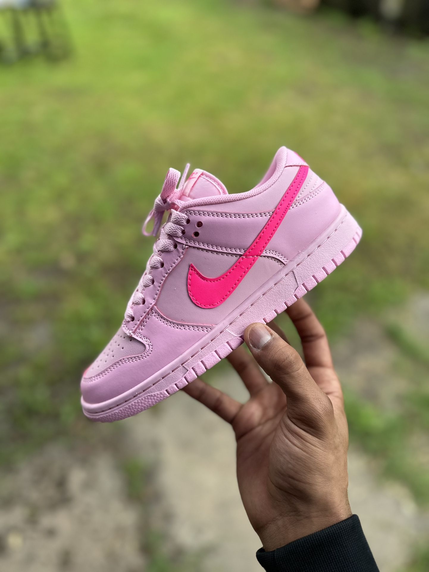 “Triple Pink” Nike Dunk Lows 5.5/Y, 7/W 🌸
