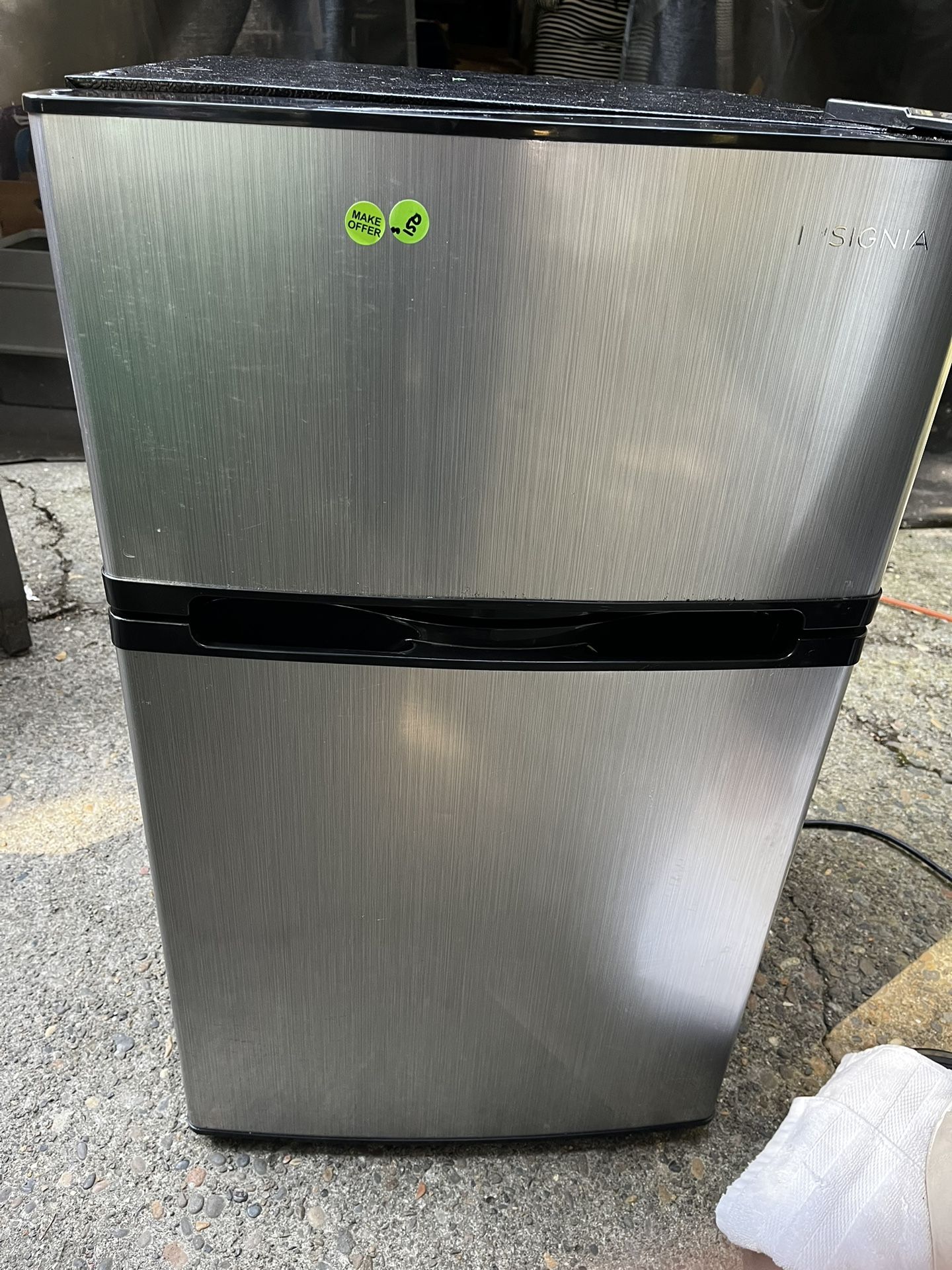 Mini Refrigerator/ Freezer