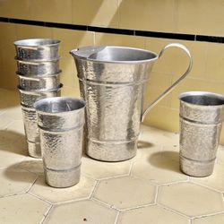 Vintage Pitcher Wit 6 Glasses