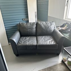 Jerome’s Nice Leather Navy Blueish Couch
