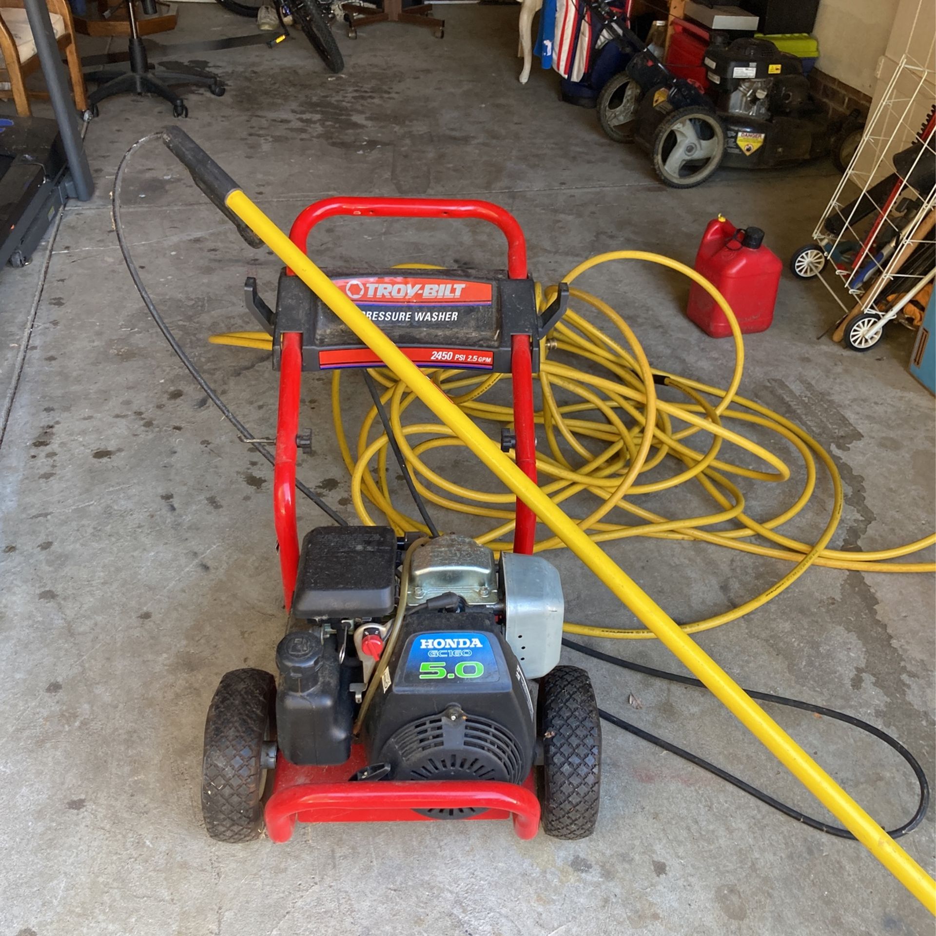 Honda  21/2 Gallon A Minute  Pressure Washer W / Hoses And Commercial Wands