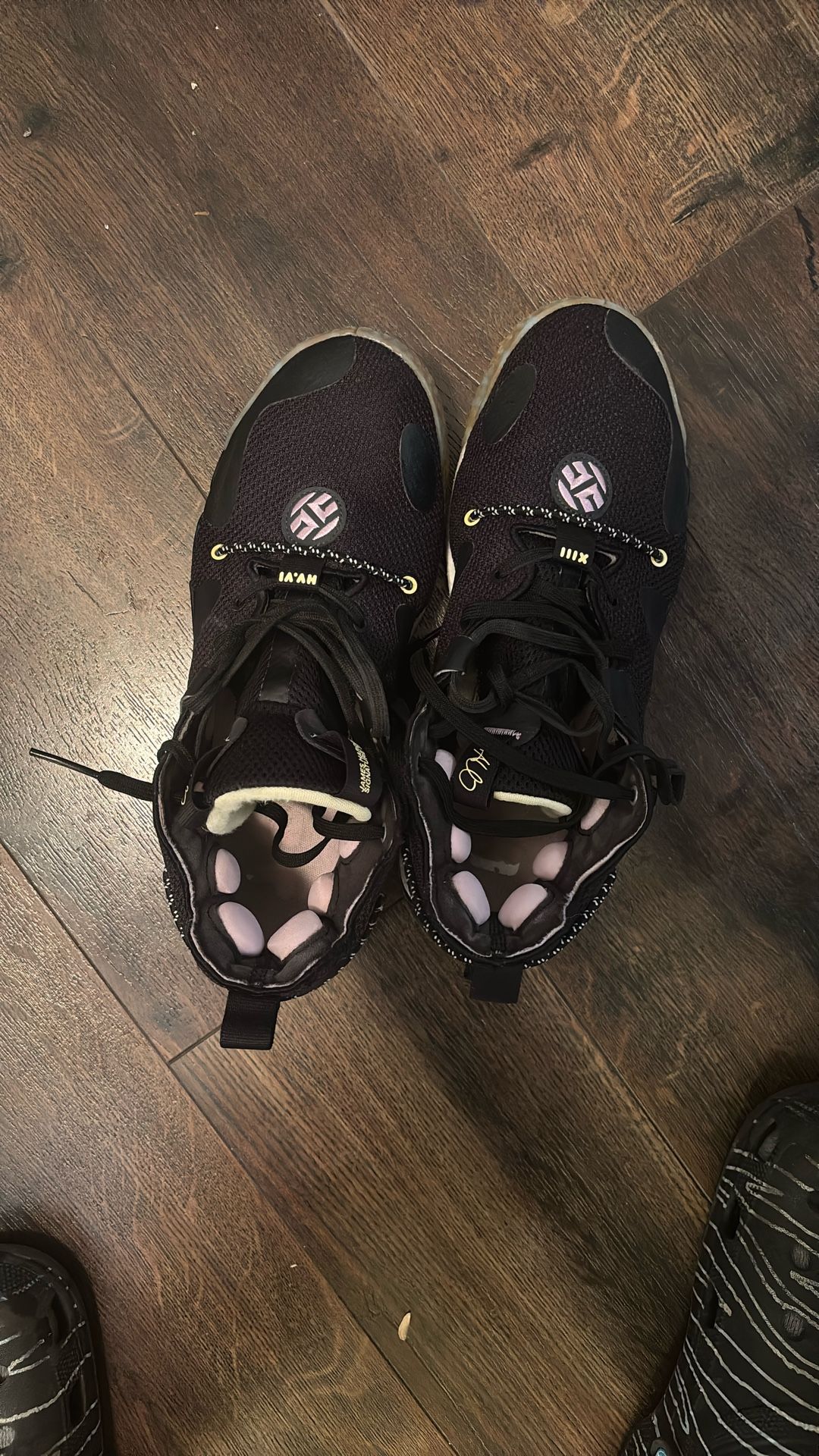 Adidas Harden Vol.6 Black Marbled Gold 