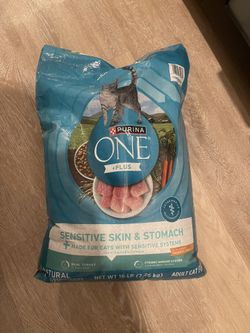 Purina One Dry Food For Cats - Sensitive Skin, Sensitive Stomach