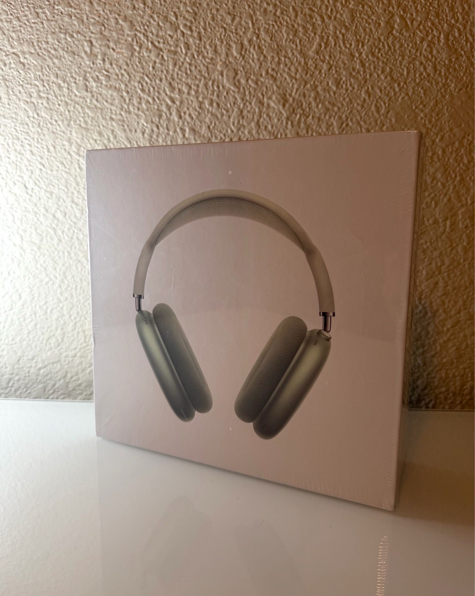 Brand New Sealed AirPod Max - Green