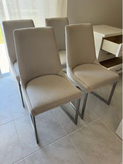 Set of 4 chairs - Model Home Furniture