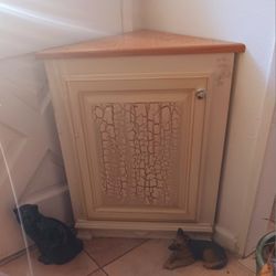 Corner Shelf Cabnet