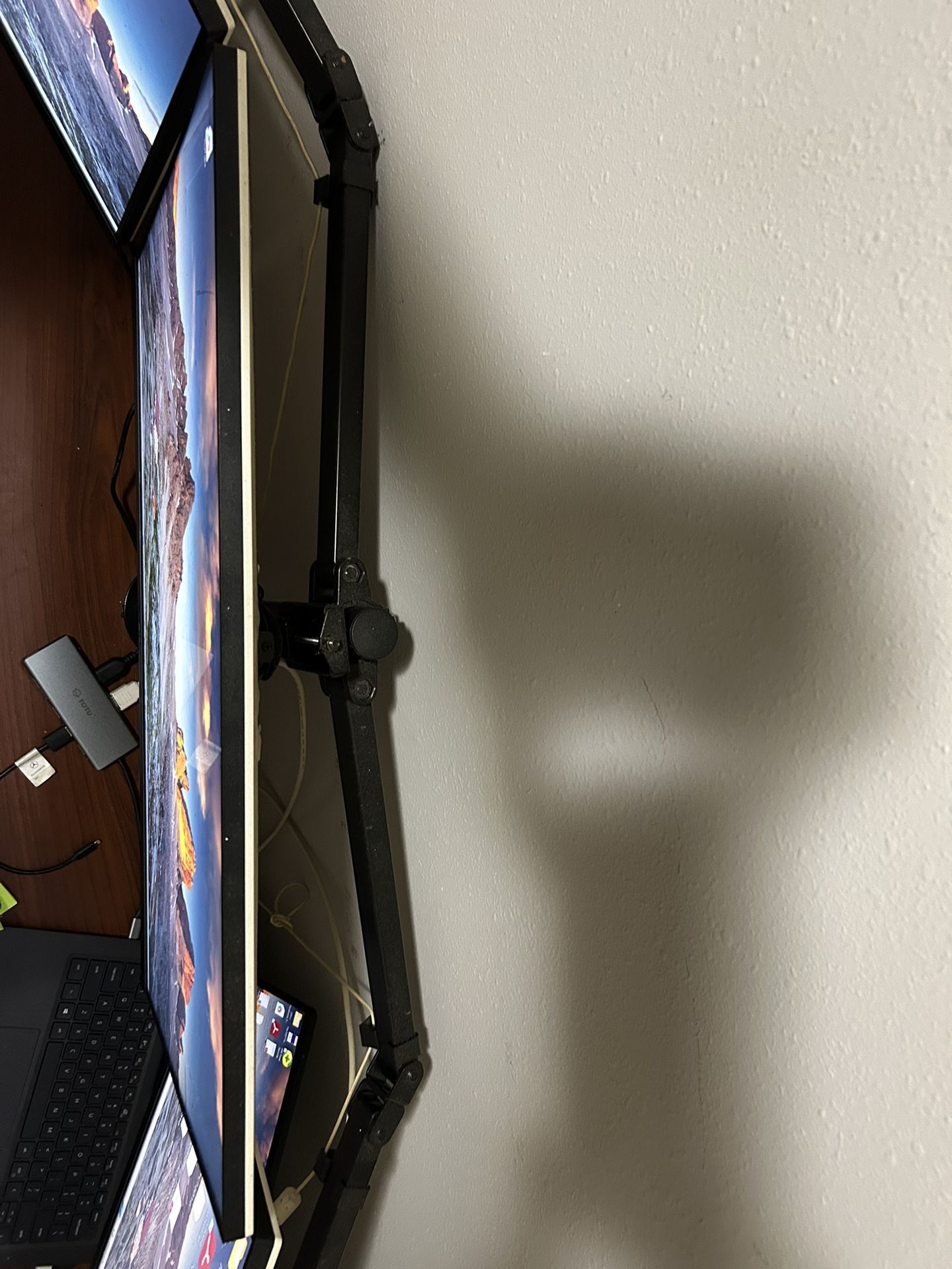 LG 27inch Monitor For Sale ( 3 Monitor Plus Mounter)