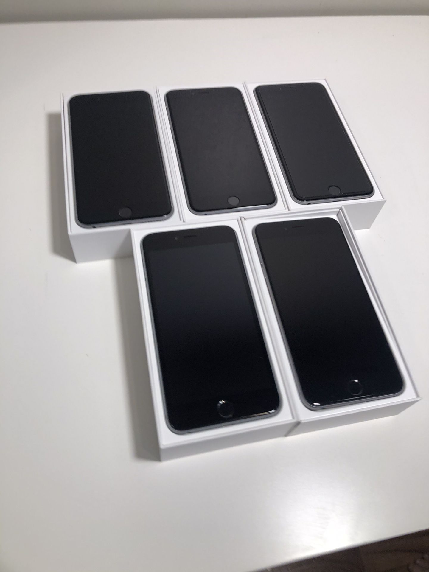 Apple iPhones 6s Plus (16GB, 64GB, 128GB available)