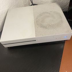 🔥HOT🔥Xbox One S & Two Controllers