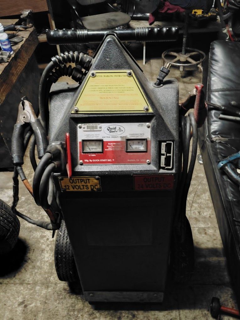 Xtra Heavy Duty Battery Booster For Cars Trucks Semi Trucks