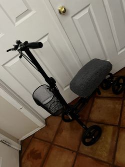 Knee Scooter ** Like New **