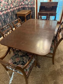Dining room table