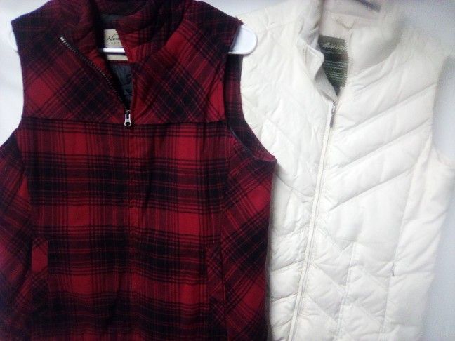 Women's Puffer Vest Bundle Size Medium