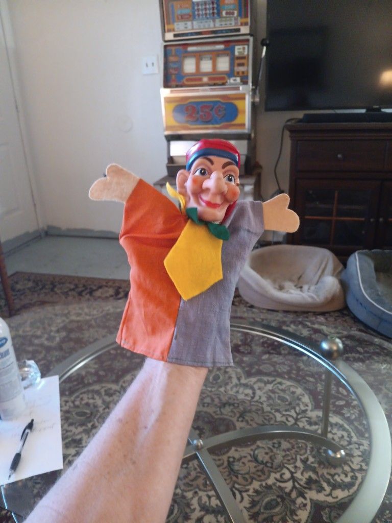 MR. ROGERS NEIGHBORHOOD PUPPET