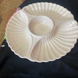 3 Shell divided serving ceramic round platter