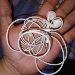 OEM Genuine Apple EarPods: Lightning Connector or 3.5mm Headphone Jack